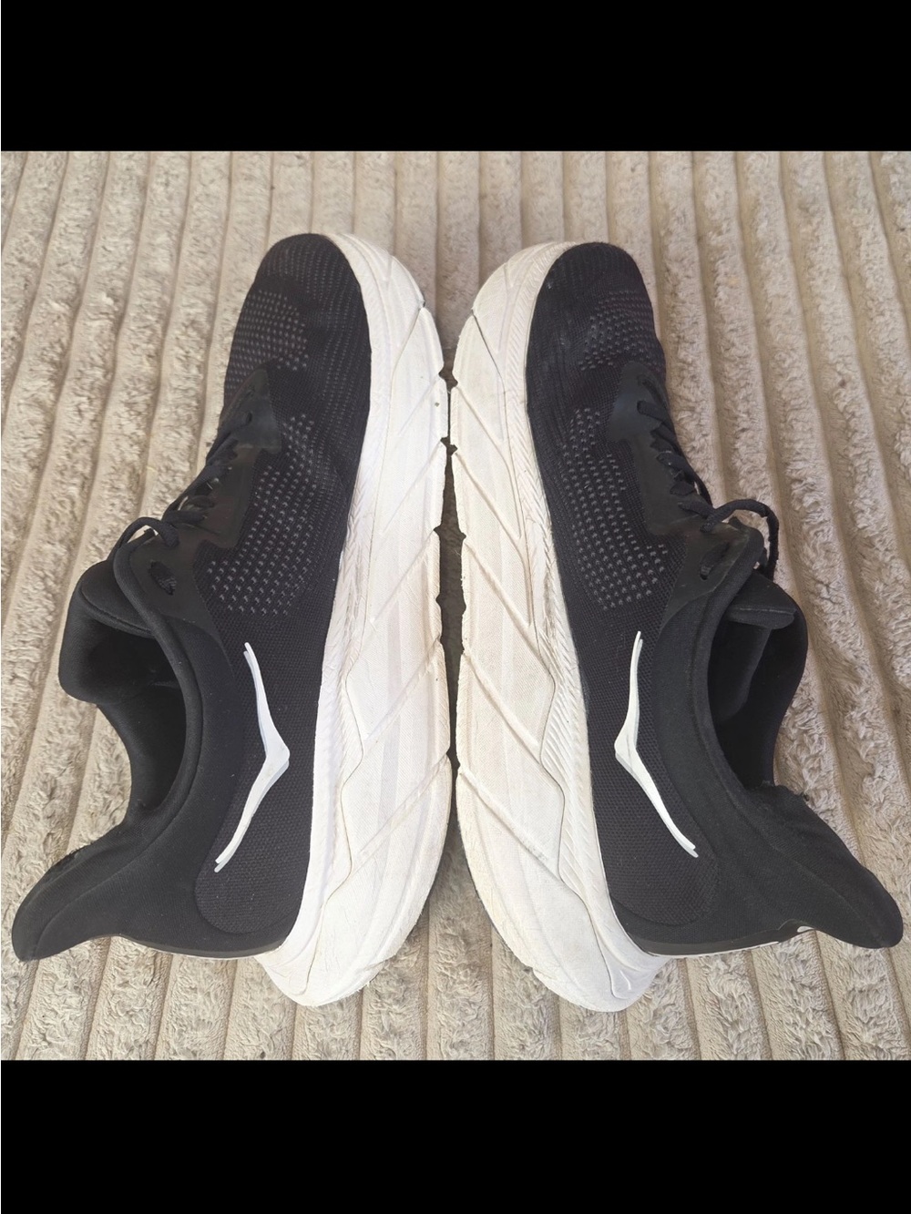 Hoka Arahi 7 Men's Running Shoes Size 12 2E (Wide) Black White Sneakers DZ2617-1 - Picture 5 of 9